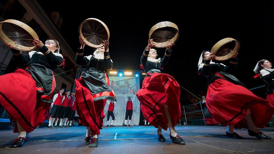GRUPPO FOLK RU MACCATURE